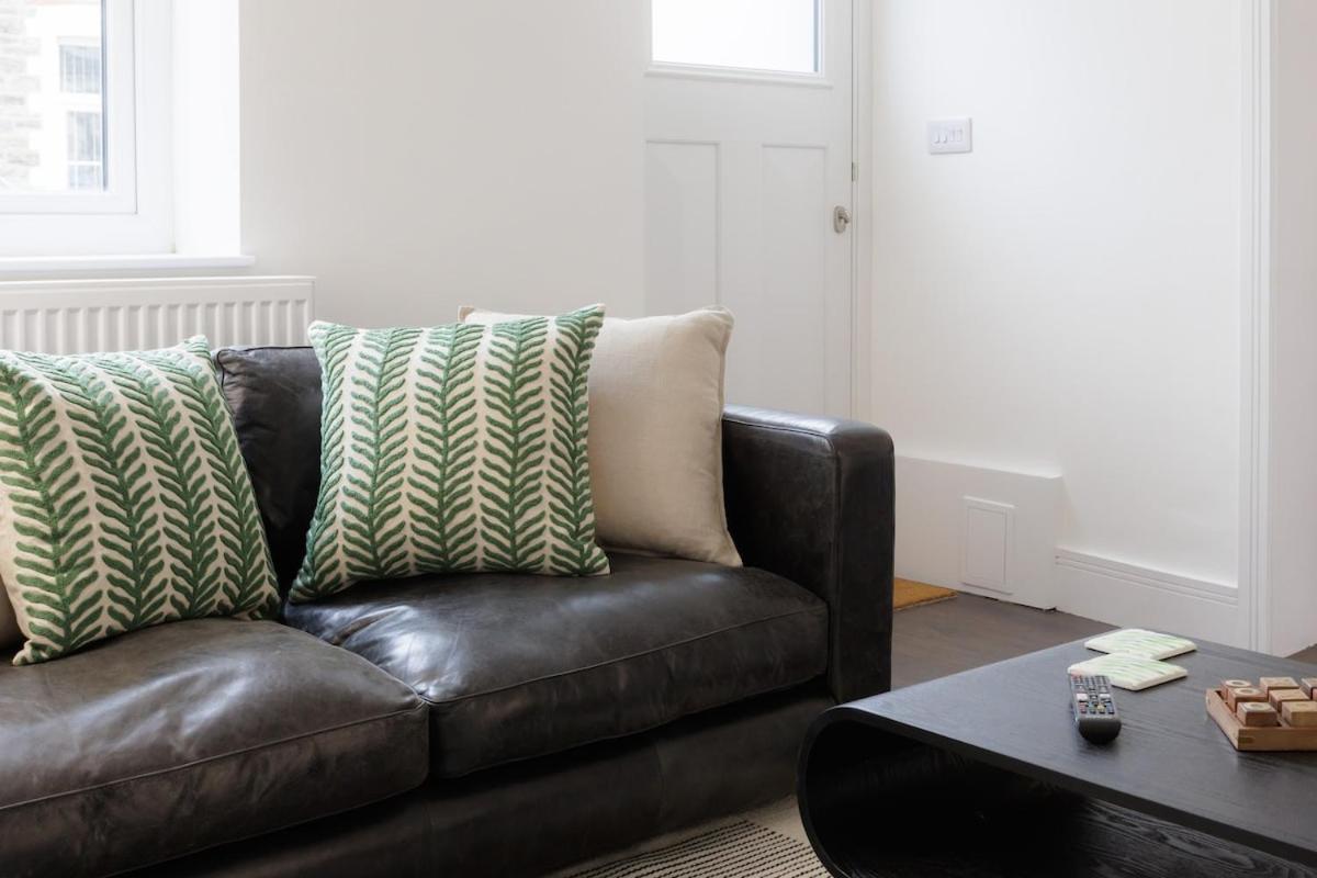 Villa 5 Stockland Street à Caerphilly Extérieur photo